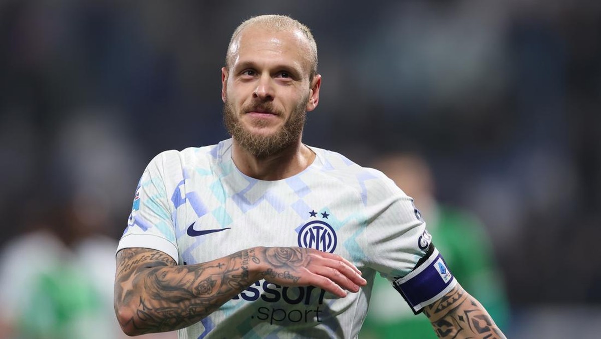 Federico Dimarco mengkreasikan tiga gol Inter Milan di markas Sassuolo. (Foto: Getty Images/Timothy Rogers)