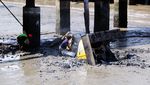 Alat Berat Jatuh Saat Beroperasi di Dermaga Dumai
