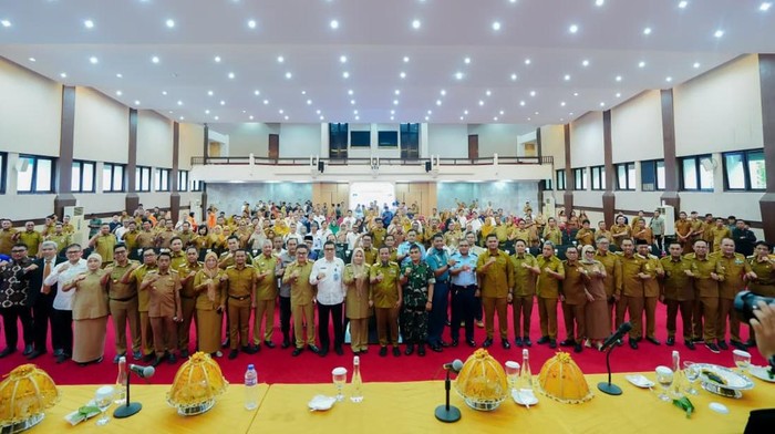 Gubernur Sulsel Tekankan Program Prioritas Presiden, Gerakan ASRI Setiap Jumat