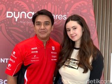 Billy Syahputra Nyekar ke Makam Olga Syahputra, Mau Kenalkan Anak