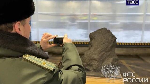 Bongkahan meteorit yang coba diselundupkan dari Rusia