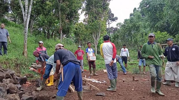 Bripka Taufan Rizky mendirikan pondok pesantren di Lembang, Kabupaten Bandung Barat, Jabar