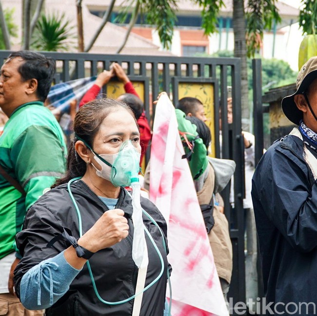 Demo Layanan Kesehatan di Depok, Massa Tuntut UHC