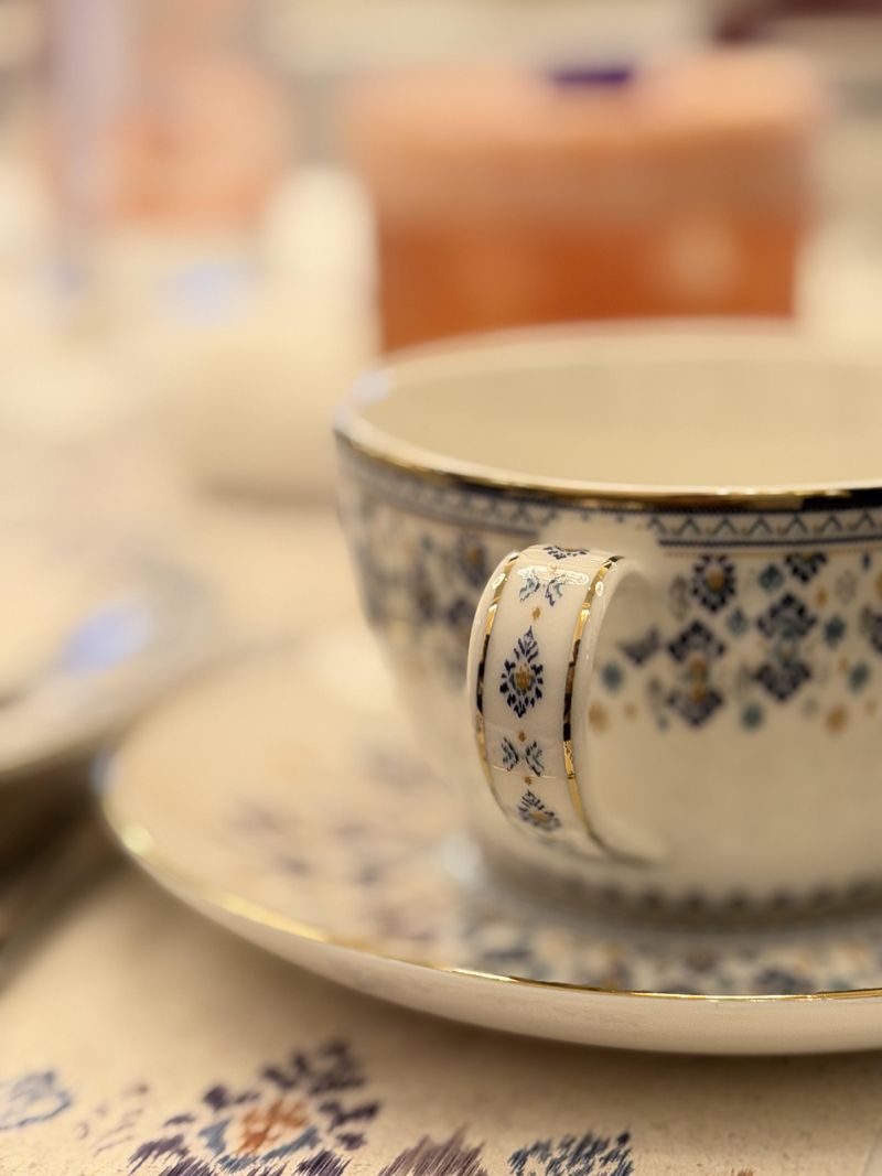 Didiet Maulana Rilis Koleksi Piring IKAT Indonesia