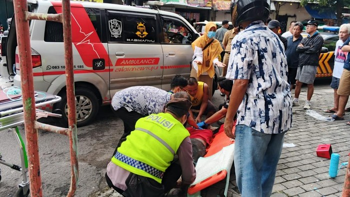 Pekerja Jatuh dari Lantai 3 Ruko di Notosuman Solo, Diduga akibat Tersetrum