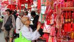 Glodok Ramai Jelang Imlek, Warga Berburu Pernak-pernik