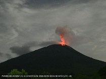 Aktivitas Gunung Ile Lewotolok Meningkat, Meletus 9 Kali Pagi Ini