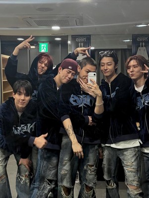 Komplet! MONSTA X Full Member Antar I.M Wamil