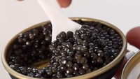Brescia Caviar menjadi salah satu produk caviar yang dibuat di Italia. Ada ciri khas rasa yang kompleks dan intens, dengan sentuhan fruity dan nutty saat dinikmati. Foto: Taste Atlas
