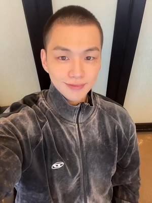 Potret Kang Daniel Gundul, Pamit Buat Wamil