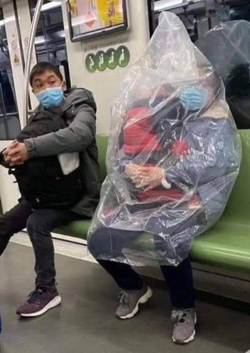 Namanya baru hidup sekali di era pandemi, kepanikan muncul di mana-mana. Bersyukur pandemi COVID-19 sudah berakhir ya, detikers.