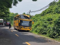 Bus Pariwisata Kecelakaan di Jalur Tengkorak, Kepalanya Ringsek