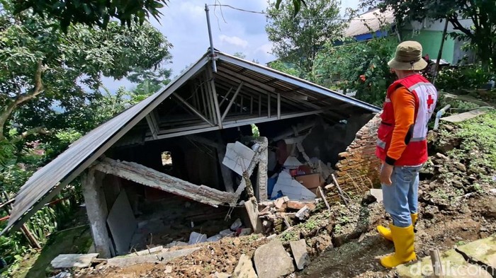 464 Rumah Rusak Akibat Tanah Gerak di Tegal, 2.460 Warga Mengungsi
