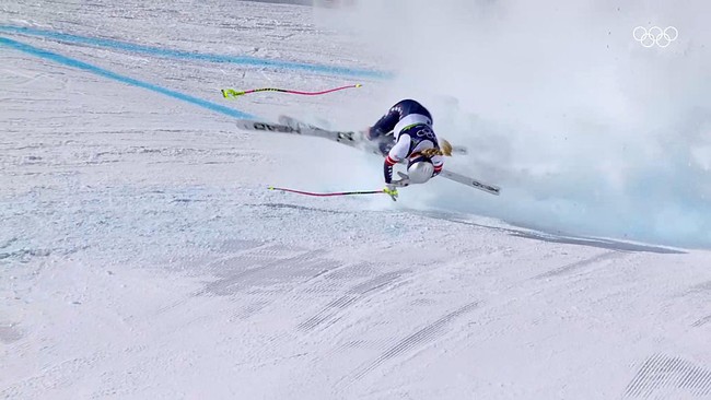 Atlet ski Lindsey Vonn mengalami kecelakaan di final downhill putri. Insiden terjatuhnya Vonn hanya 13 detik setelah ia memulai lomba.  Foto: Getty Images