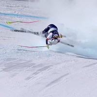 Atlet ski Lindsey Vonn mengalami kecelakaan di final downhill putri. Insiden terjatuhnya Vonn hanya 13 detik setelah ia memulai lomba.  Foto: Getty Images