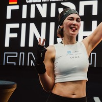 Perjuangannya tak sia-sia, ia bersama Marianne tampak puas karena berhasil menyelesaikan kompetisi sampai akhir. Foto: Dok. Instagram Luna Maya