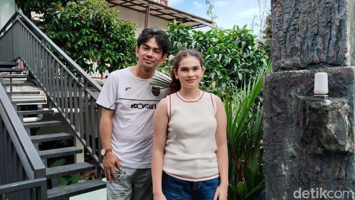 Malvin Thamrin bersama dengan Caroline, bicara soal album baru.