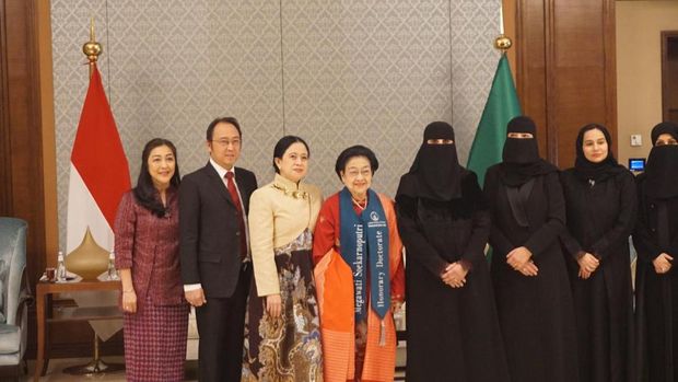 Megawati Soekarnoputri di kampus PNU, Riyadh, Arab Saudi.
