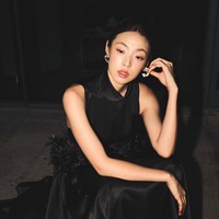 Wanita 26 tahun ini sebelumnya eksis di dunia beauty pageant sebagai runner up Miss Korea 2021 dan pemenang Miss Earth 2022. Choi Mina Sue juga aktif menempuh jurusan Ilmu Komunikasi di Universitas Illinois, Amerika Serikat. Foto: Instagram/@minadori222