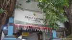 Pasar Kayoon Menjelang Valentine, Mawar dan Harapan Pedagang Kembali Mekar