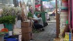 Pasar Kayoon Menjelang Valentine, Mawar dan Harapan Pedagang Kembali Mekar
