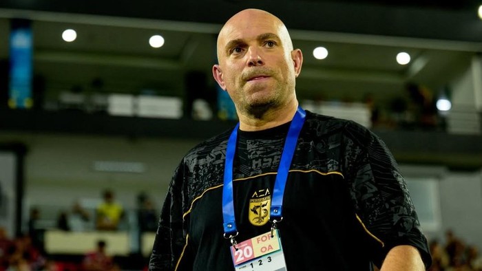 Pelatih Persebaya, Bernardo Tavares dalam laga kontra Bali United