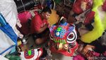 Jelang Imlek Perajin Barongsai di Sidoarjo Banjir Pesanan