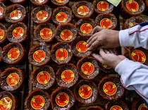 Produksi Dodol Keranjang Meningkat Jelang Imlek