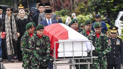 Prosesi Pemakaman Agus Widjojo di TMPNU Kalibata Berlangsung Khidmat