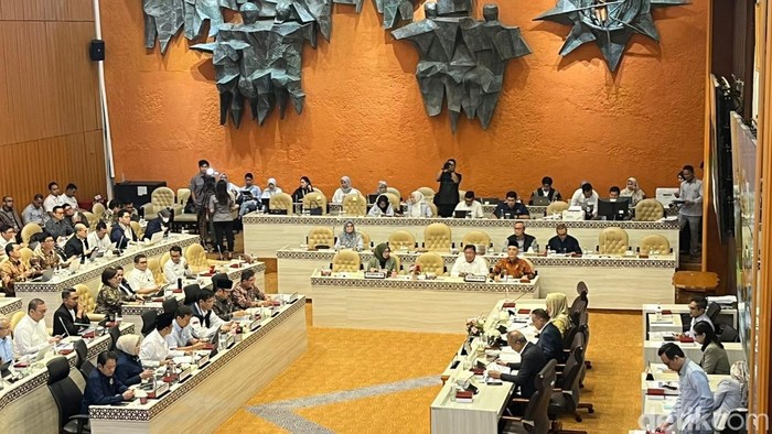 Waka DPR Dasco Pimpin Rapat Bareng Pemerintah Bahas Perbaikan BPJS PBI JK