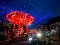Ribuan Lampion Hiasi Pasar Gede Solo Sambut Imlek 2026