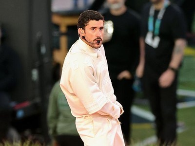 Semua Mata Tertuju ke Bad Bunny, DtMF Berjaya Lagi