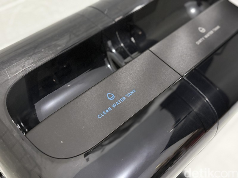 Begini tampilan Eufy Omni C20, vacuum cleaner yang jago banget bersih-bersih. Kegiatan menyapu dan mengepel menjadi lebih mudah