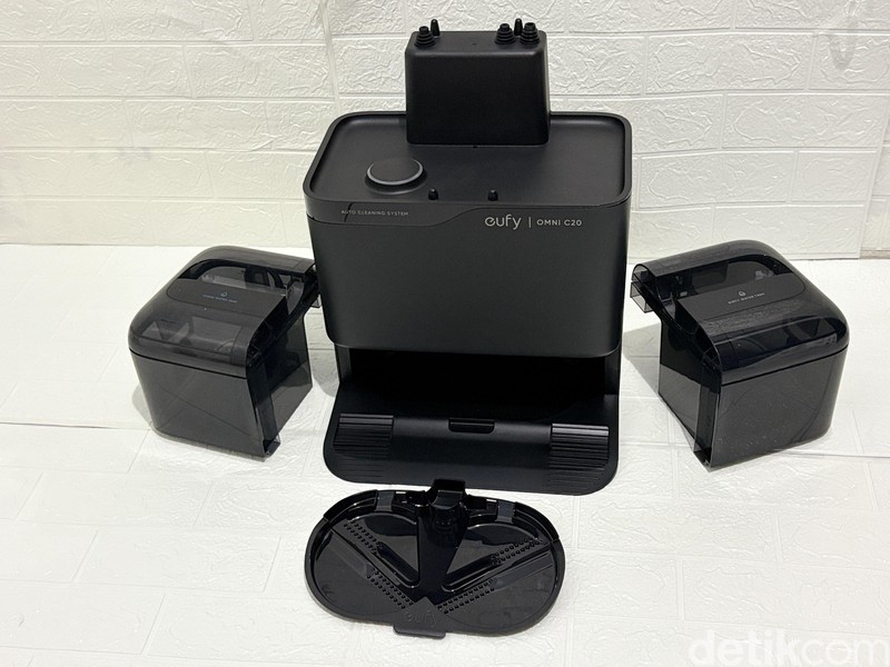 Begini tampilan Eufy Omni C20, vacuum cleaner yang jago banget bersih-bersih. Kegiatan menyapu dan mengepel menjadi lebih mudah