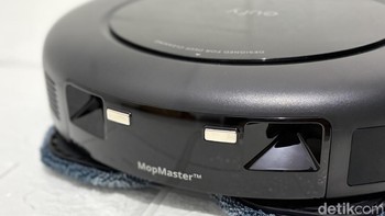 Di bagian belakang terdapat dua lubang untuk memindahkan kotoran yang tadi sudah disedot. Foto: Panji Saputro/detikINET