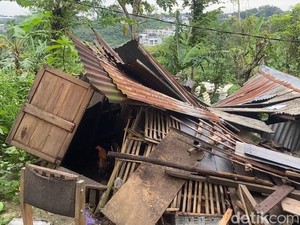 Tanah Gerak di Semarang, Warga Kaget Bangun Tidur Rumah Porak-poranda
