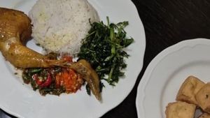 Video: Cobain Ayam Goreng Bandung Bu Iyin yang Udah Ada di Jakarta