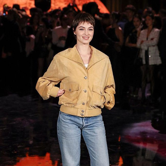 Siapa Anamaria Vartolomei? Aktris yang Keluar Hotel Bareng Timothee Chalamet