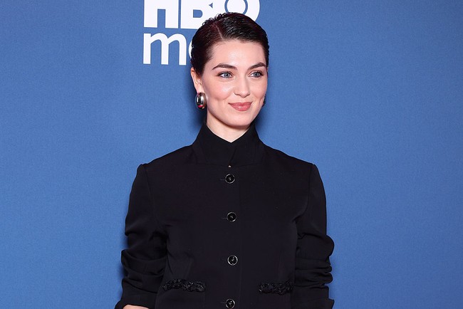 Anamaria lahir di Bacău, Rumania, pada 1999 dan sempat dibesarkan oleh kakek-neneknya sebelum pindah ke Prancis saat berusia enam tahun untuk bergabung dengan orang tuanya. Ia mengungkapkan bahwa kepindahan keluarganya dilakukan demi masa depan yang lebih baik. Foto: Getty Images