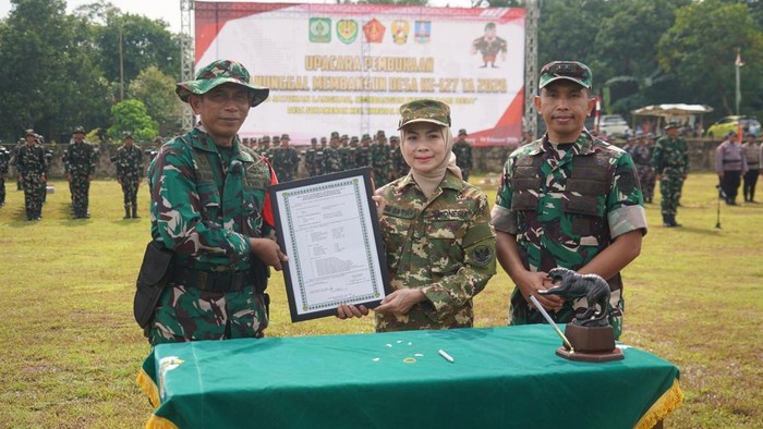 TMMD Ke-127, TNI Buka Jalan hingga Perbaiki Rumah Rusak di Cikeusal Serang