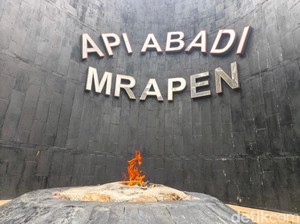 Padam Sebulan Lebih, Api Abadi Mrapen Grobogan Kembali Menyala