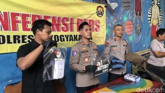 Pemberani! Mahasiswi di Yogya Kejar-Tabrak Penjambret HP hingga Terjatuh