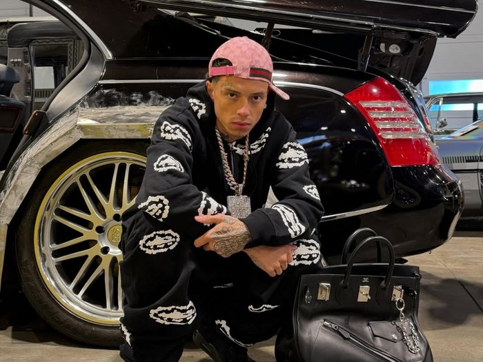 Rapper asal Inggris, Central Cee resmi jadi mualaf. Ia mengakuinya saat melakukan live streaming.