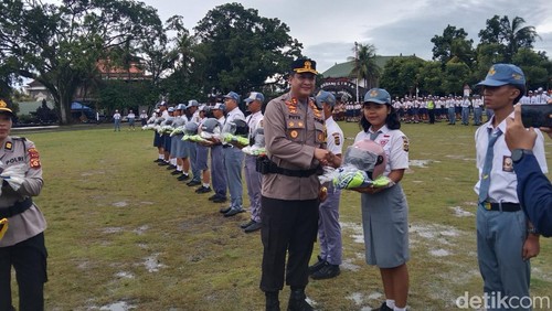 Deklarasi serta pelantikan Patroli Keamanan Sekolah di Lapangan Alit Saputra, Desa Delod Peken, Tabanan, Selasa (10/2/2026).
