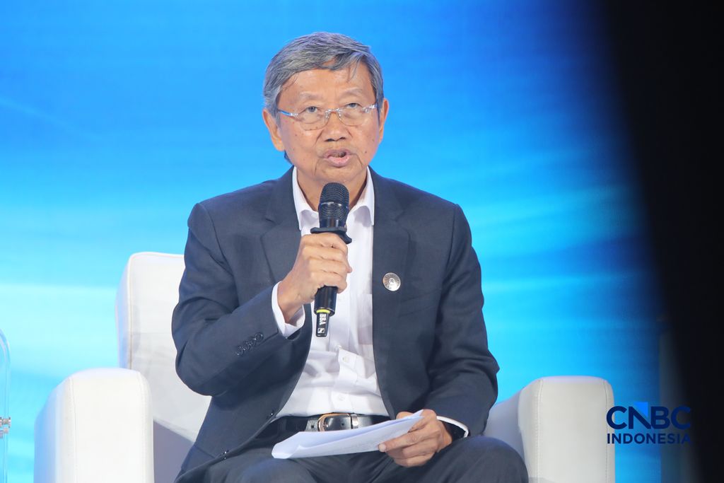 Direktur Utama PT Jababeka Tbk, Setyono Djuandi Darmono saat menyampaikan paparan dalam acara Economic Outlook 2026 bertema “Consolidating Growth, Accelerating the Transformation” di Hotel Indonesia Kempinski, Jakarta, Selasa (10/2/2026). (CNBC Indonesia/Faisal Rahman)