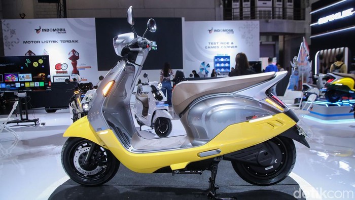 Indomobil eMotor menghadirkan dua motor listrik terbaru, QT dan QT Pro, dalam ajang IIMS 2026 di JIExpo Kemayoran. Keduanya sudah dapat dibeli langsung selama pameran.