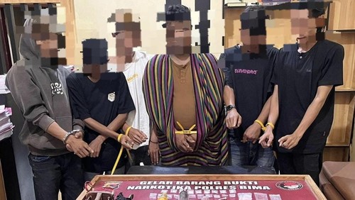 Enam pengedar narkoba ditangkap Polisi di Desa Talabiu, Kecamatan Woha, Kabupaten Bima, NTB pada Senin, (9/2/2026).