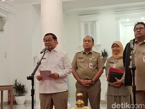 Pramono Imbau Warga Tak Panic Buying Jelang Ramadan: Stok Daging-Beras Cukup