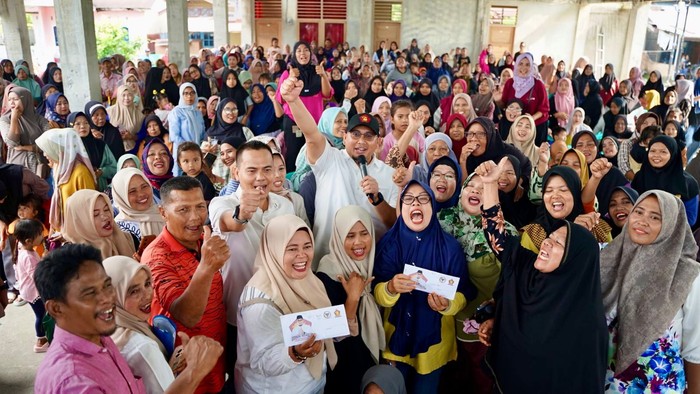 HUT Ke-18 Gerindra, Andre Rosiade Tinjau Padang Sarai & Bagikan Sembako
