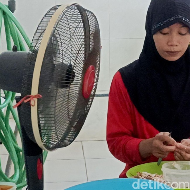Jelang Imlek Omzet Pengepul Daging Rajungan di Probolinggo Meningkat